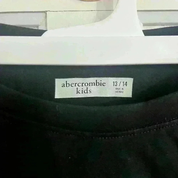 Abercrombie Kids Ruffled Sleeve Cropped T Shirt | Top | Size 13/14 - Picture 2 of 4